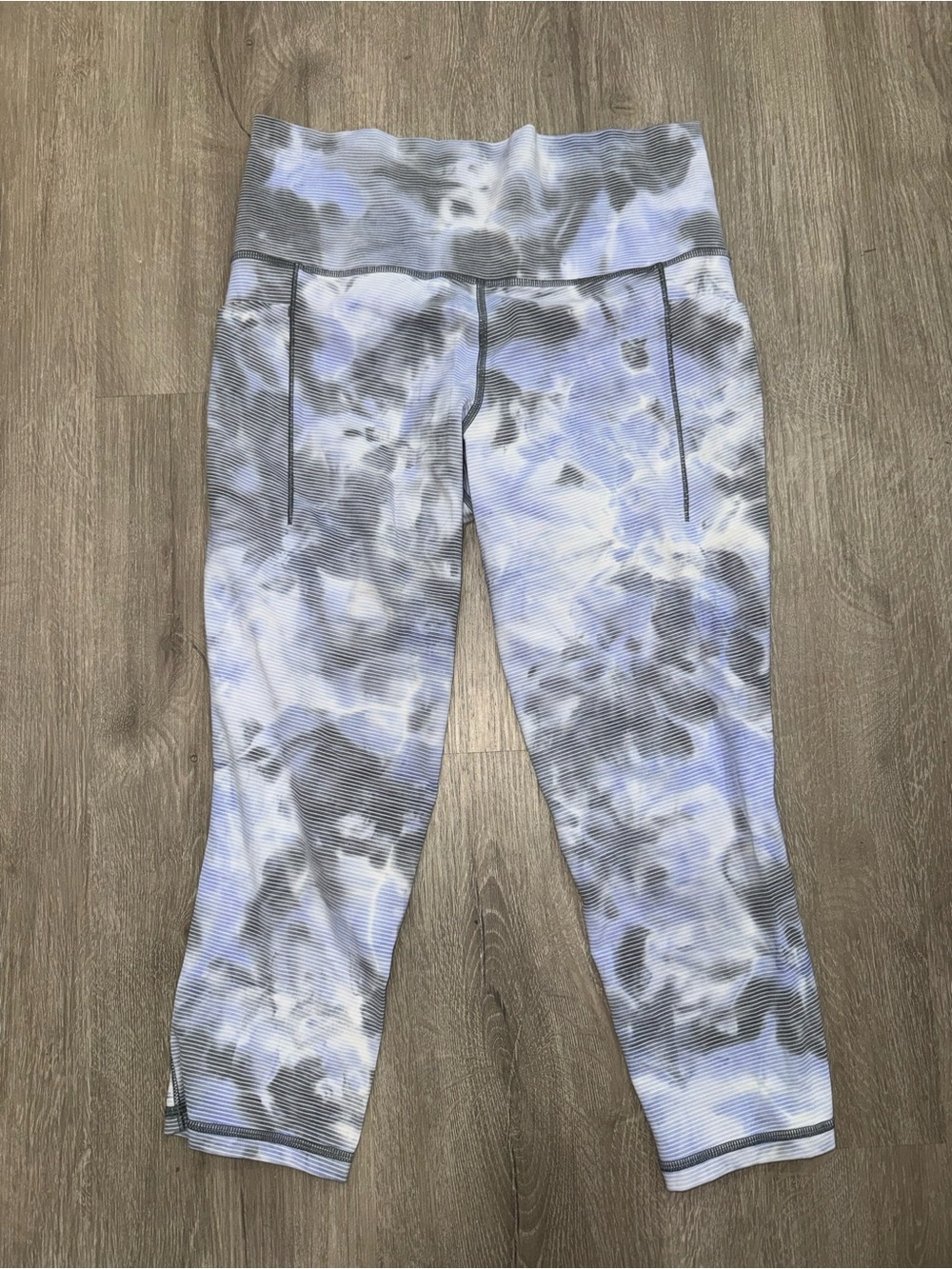Athleta Tie-Dye Capri Leggings - Gray & Light Blue